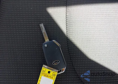 2020 Kia Forte Lxs z USA, uszkodzony, nr VIN 3KPF24AD7LE187522